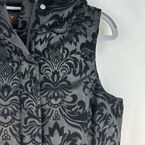 Ariat Nylon/Velvet Printed Hooded Vest, S - Picture 8 of 8